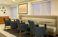 Bar, Kafe, dan Lounge 4 Holiday Inn Express ROCHESTER NE - IRONDEQUOIT, an IHG Hotel