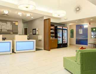 Lobi 2 Holiday Inn Express ROCHESTER NE - IRONDEQUOIT, an IHG Hotel