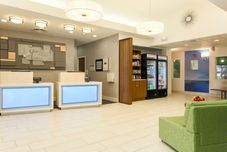 Lobby Holiday Inn Express ROCHESTER NE - IRONDEQUOIT by IHG, an IHG Hotel