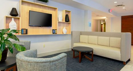 Lobby 2 Holiday Inn Express ROCHESTER NE - IRONDEQUOIT by IHG, an IHG Hotel