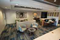 Lobby Holiday Inn Express & Suites WEST COXSACKIE, an IHG Hotel