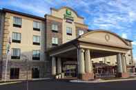 Exterior Holiday Inn Express & Suites BUTLER, an IHG Hotel