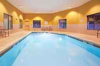 Swimming Pool Holiday Inn Express & Suites AMARILLO SOUTH, an IHG Hotel