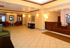Lobby 5 Holiday Inn Express & Suites FORT ATKINSON by IHG, an IHG Hotel