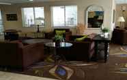 Lobby 5 Holiday Inn Express & Suites NEW BUFFALO, MI, an IHG Hotel