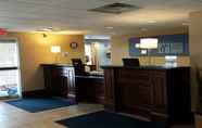 Lobby 4 Holiday Inn Express & Suites NEW BUFFALO, MI, an IHG Hotel