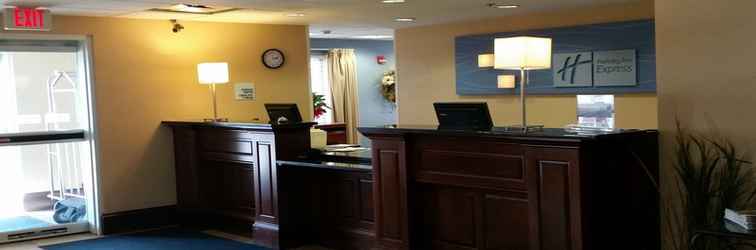 Lobby Holiday Inn Express & Suites NEW BUFFALO, MI, an IHG Hotel