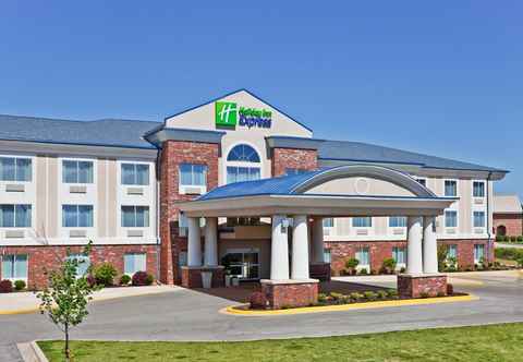 Exterior Holiday Inn Express & Suites PARAGOULD, an IHG Hotel