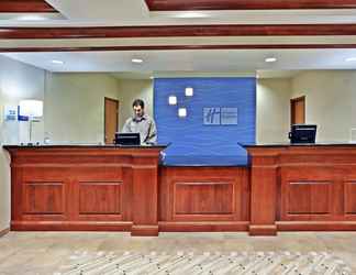 Lobby 2 Holiday Inn Express & Suites VANCOUVER MALL/PORTLAND AREA, an IHG Hotel