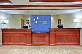 Lobby 4 Holiday Inn Express & Suites VANCOUVER MALL/PORTLAND AREA, an IHG Hotel