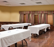 Functional Hall 5 Holiday Inn Express SALADO-BELTON, an IHG Hotel