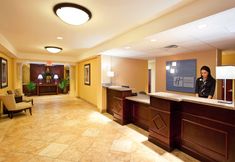 Lobi 3 Holiday Inn Express & Suites NIAGARA FALLS by IHG, an IHG Hotel
