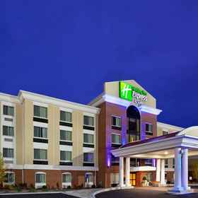 Holiday Inn Express Across from Niagara Falls Airport (IAG) 1 Holiday Inn Express & Suites NIAGARA FALLS by IHG, an IHG Hotel, Hotel Niagara Gorge Discovery Center