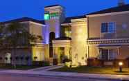 Exterior 2 Holiday Inn Express & Suites SANTA CLARA, an IHG Hotel