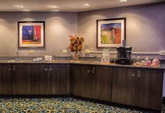 ล็อบบี้ 6 Holiday Inn NIAGARA FALLS STATE PARK ENTRY by IHG, an IHG Hotel
