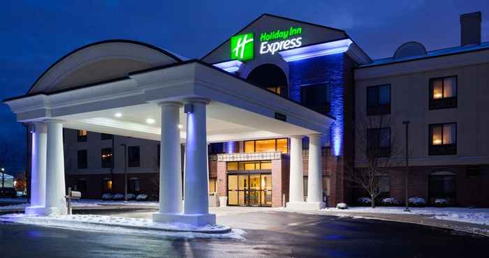 Exterior Holiday Inn Express MILWAUKEE N-BROWN DEER/MEQUON, an IHG Hotel