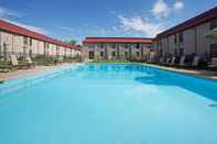Hồ bơi Holiday Inn CODY-AT BUFFALO BILL VILLAGE, an IHG Hotel