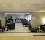 Lobby 5 Holiday Inn Express BIDDEFORD, an IHG Hotel