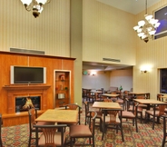 ร้านอาหาร 2 Holiday Inn Express & Suites ONTARIO AIRPORT-MILLS MALL, an IHG Hotel