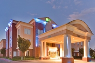 Exterior Holiday Inn Express & Suites ONTARIO AIRPORT-MILLS MALL, an IHG Hotel