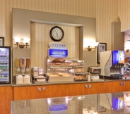 ร้านอาหาร 7 Holiday Inn Express & Suites ONTARIO AIRPORT-MILLS MALL, an IHG Hotel