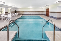 Swimming Pool Holiday Inn Express SHEBOYGAN-KOHLER (I-43), an IHG Hotel