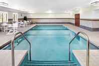 Kolam Renang Holiday Inn Express SHEBOYGAN-KOHLER (I-43), an IHG Hotel