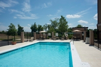 Swimming Pool Holiday Inn Express & Suites PRATTVILLE SOUTH, an IHG Hotel