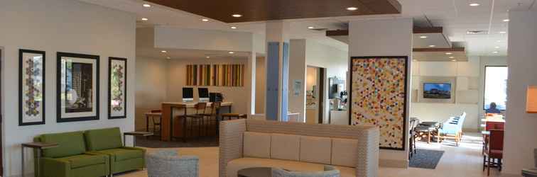 Lobby Holiday Inn Express & Suites WATERVILLE - NORTH, an IHG Hotel