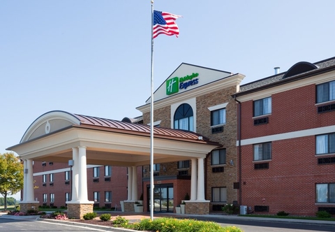 Exterior Holiday Inn Express SHEBOYGAN-KOHLER (I-43), an IHG Hotel