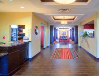 Lobi 2 Holiday Inn Express & Suites ELK CITY, an IHG Hotel