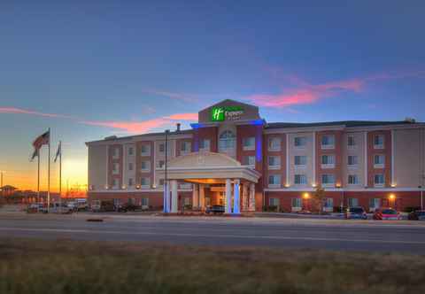 Exterior Holiday Inn Express & Suites ELK CITY, an IHG Hotel