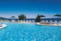 สระว่ายน้ำ Holiday Inn Resort BAR HARBOR - ACADIA NATL PARK, an IHG Hotel