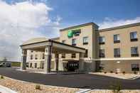 ภายนอกอาคาร Holiday Inn Express & Suites SIKESTON, an IHG Hotel