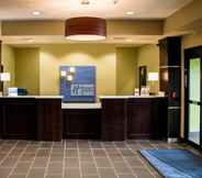 Lobby 6 Holiday Inn Express & Suites SIKESTON, an IHG Hotel