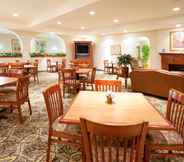 Restaurant 5 Holiday Inn Express & Suites KERRVILLE, an IHG Hotel