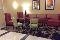 Lobby Holiday Inn Express & Suites FOREST, an IHG Hotel