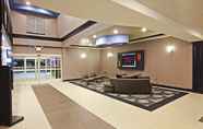 Lobi 5 Holiday Inn Express & Suites JACKSONVILLE, an IHG Hotel