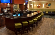 Bar, Kafe, dan Lounge 2 Holiday Inn AKRON WEST - FAIRLAWN, an IHG Hotel