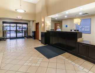 Lobby 2 Holiday Inn Express & Suites VINITA, an IHG Hotel