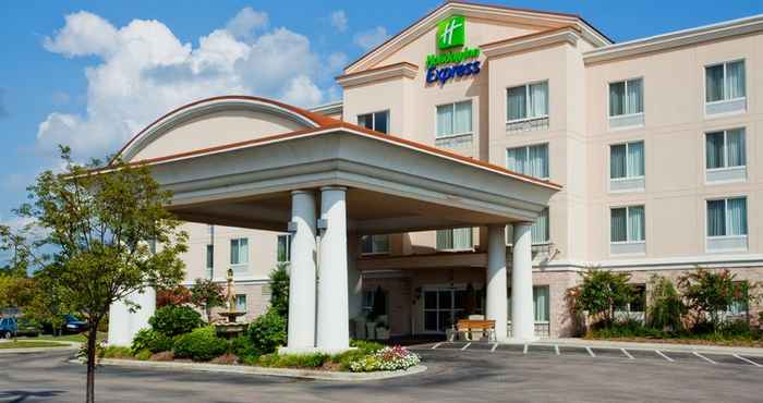 ภายนอกอาคาร Holiday Inn Express & Suites CONCORD, an IHG Hotel