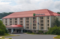 Bên ngoài Holiday Inn Express & Suites YORK, an IHG Hotel