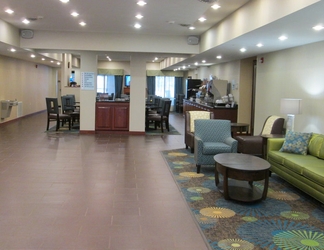 Sảnh chờ 2 Holiday Inn Express NEWELL-CHESTER WV, an IHG Hotel