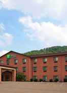 EXTERIOR_BUILDING Holiday Inn Exp Chester WV, an IHG Hotel