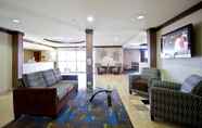 Lobi 4 Holiday Inn Express & Suites BASTROP, an IHG Hotel