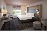 Bedroom Holiday Inn LONG ISLAND - ISLIP ARPT EAST, an IHG Hotel