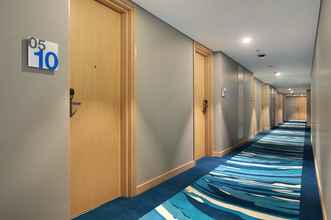 Lobi 4 Holiday Inn Express JAKARTA WAHID HASYIM, an IHG Hotel