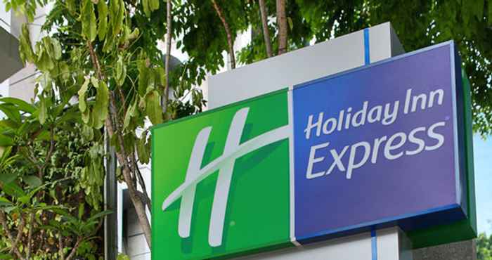 Bangunan Holiday Inn Express JAKARTA WAHID HASYIM, an IHG Hotel