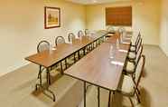 Functional Hall 7 Candlewood Suites HAZLETON