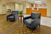 Lobby Candlewood Suites HAZLETON